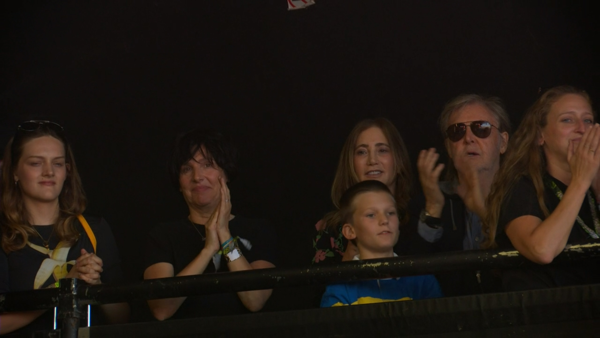 Vystoupení Foo Fighters v Glastonbury pod dohledem Paula McCartneyho (23. 6. 2023)