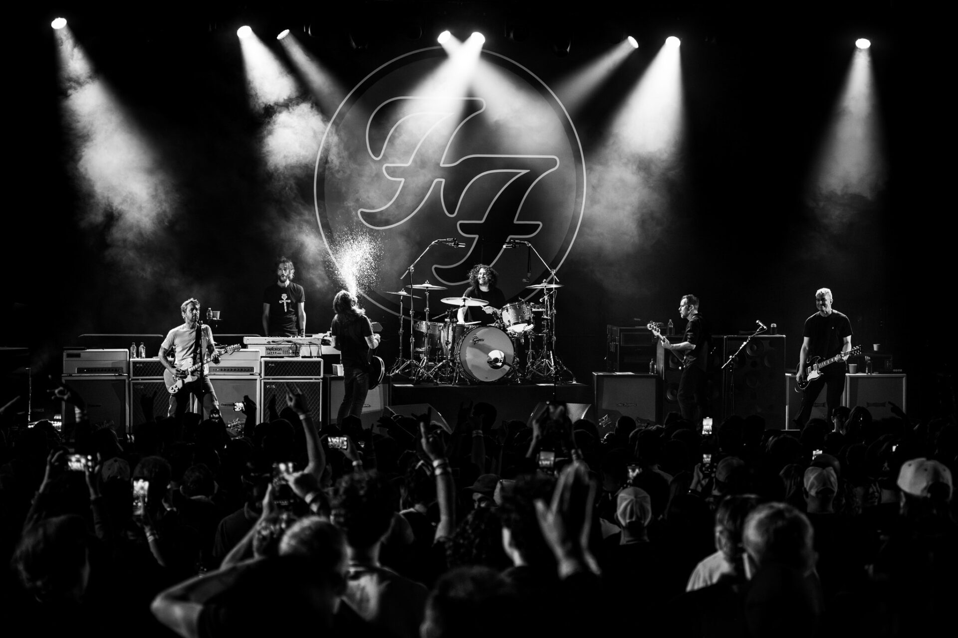 Foo Fighters s Ilanem Rubinem ve Fremont Theatre (Andi K. Taylor)