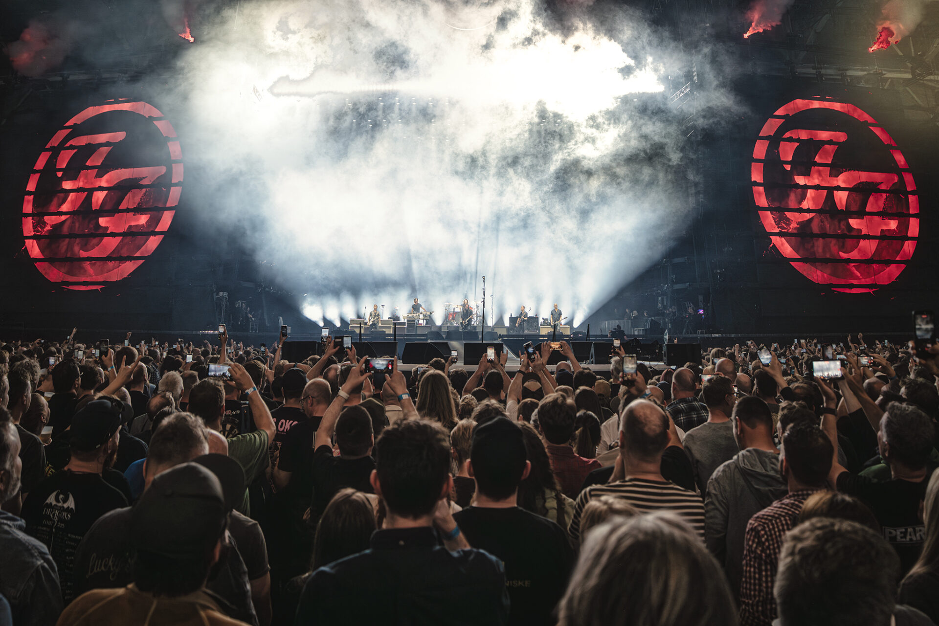 Foo Fighters během vystoupení v Oslu (Kenneth Sporsheim/Instagram)